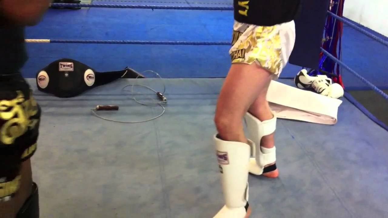 Muay Thai Minute - Leg Teep Defense