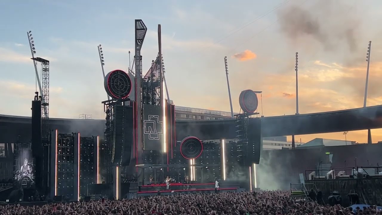 Rammstein - Deutschland - Live in Zürich Letzigrund 30.5.2022 - YouTube