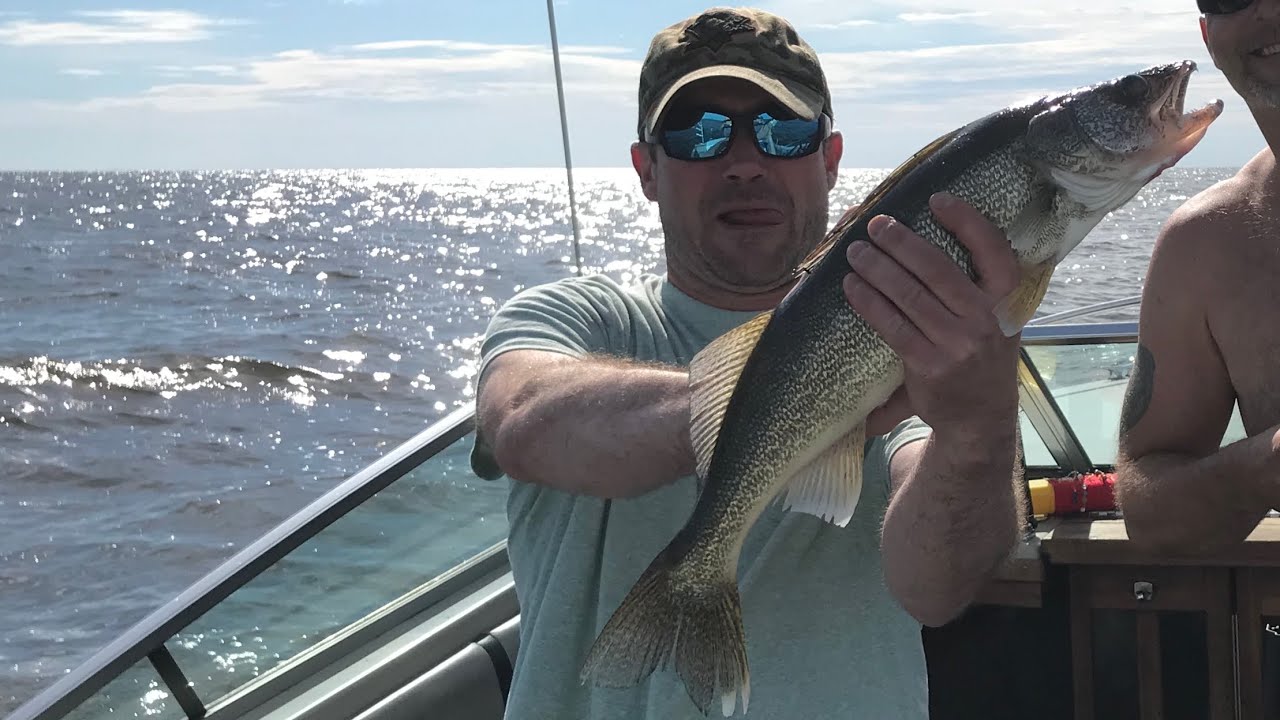 Walleye fishing On the Saginaw bay YouTube