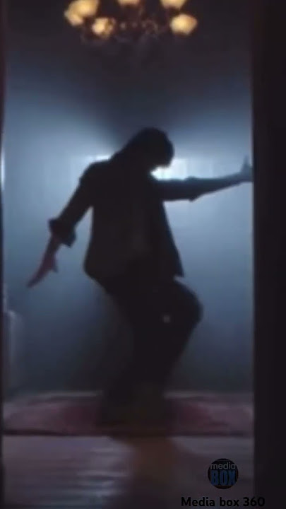 kadhal konden Song  Vs Naane varuvaen Song