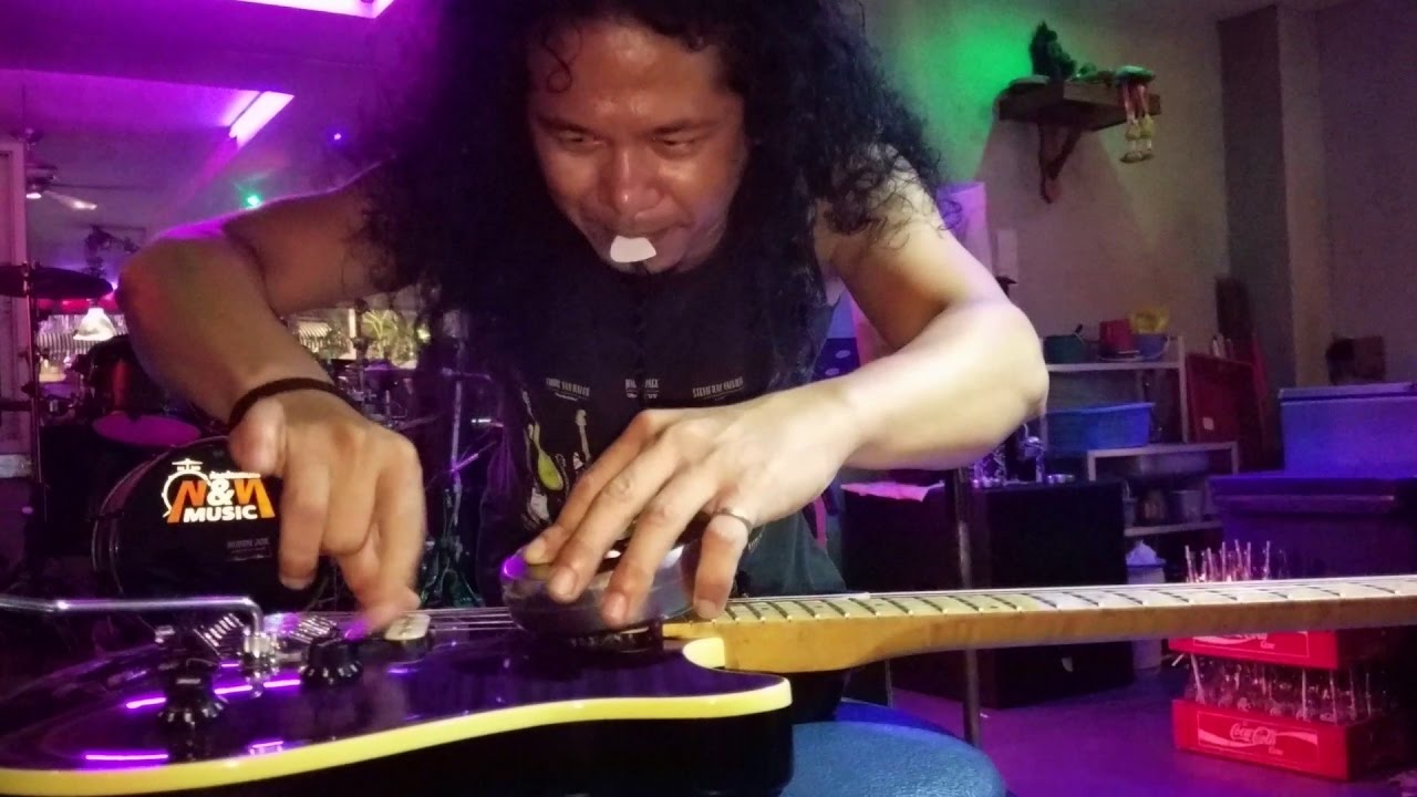 Climax 2 Band - Peak and the Silver Ashtray (part of Comfortably Numb) @Toi Bar Pattaya