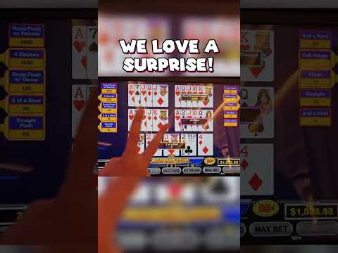 Who doesn't love a SURPRISE royal flush!? 🤑 #videopoker