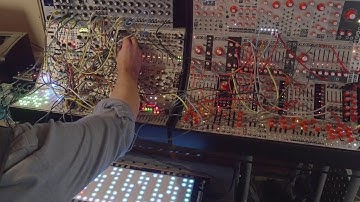 x_{c}(t)=A_{c}\cos(2\pi f_{c}t)