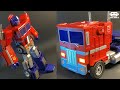 Automatic Transform and Roll Out! Robosen Optimus Prime First Look!