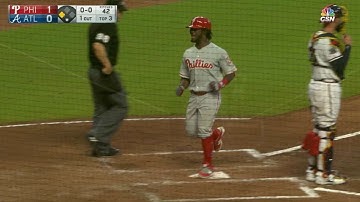 PHI@ATL: Herrera rips an RBI triple, scores on error