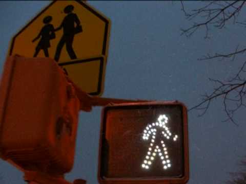 A high-strung walk through Park Slope and Greenwood Heights during the twilight hours as a fresh snow fell on New York City in January 2009. I headed towards Greenwood Cemetary, up 7th Avenue, across the Prospect Expressway and down local streets to capture random footage. Enjoy!