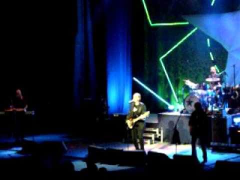 Richard Page (Mr Mister) & Ringo Starr - Broken Wi...