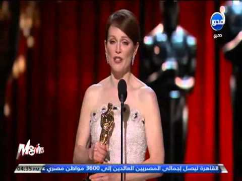 فيديو: فازت جوليان مور بجائزة جولدن جلوب لأفضل ممثلة