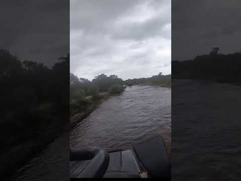 Travessia dos alagados em Ilha Comprida-SP