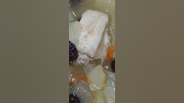 Old cucumber chicken soup with dried red dates and Goji Berries