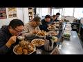 Booked Solid Before Noon! Kobe's Solo Chef Works the Wok for a Nonstop Line