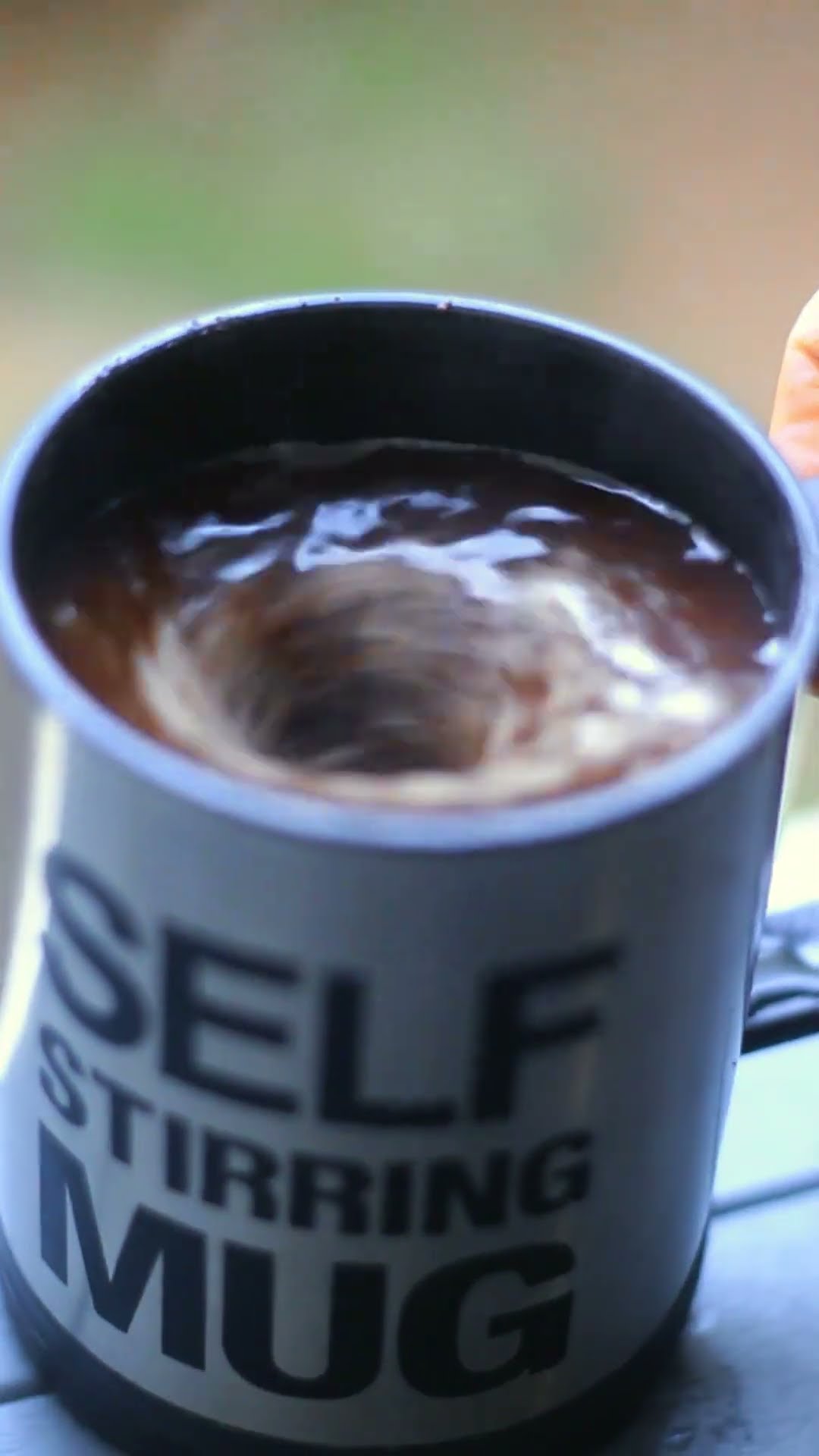 Product Link in Bio ( # 1924 ) ▶️ 9️⃣  @MaviGadgets Automatic Self-Stirring Insulated Smart Mug