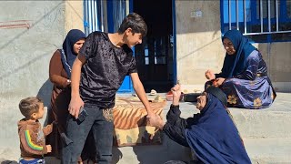 The nomadic life of Mr. Dal's family and the grandmother's advice to the neighbor's son