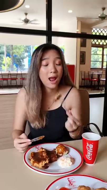 MAKAN DI KFC INI GAK BOLEH PAKE TANGAN?!