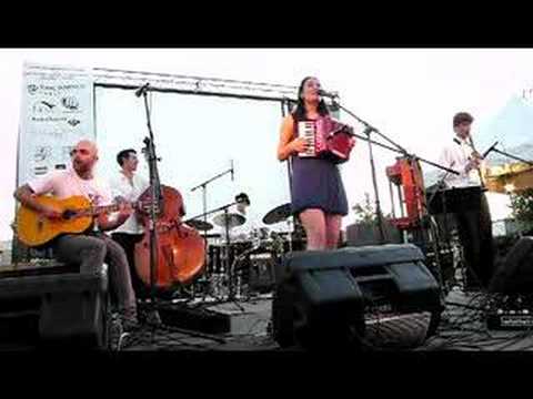 Jessica Fichot @ The Eagle Rock Music Festival: "Le Grenier"