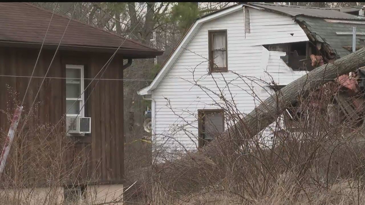 Coroner identifies teen killed after tree fell on home - YouTube