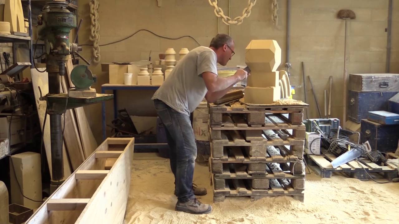 Kasteelhoeve: Mergel restauratie | Château St. Gerlach | Oostwegel Collection