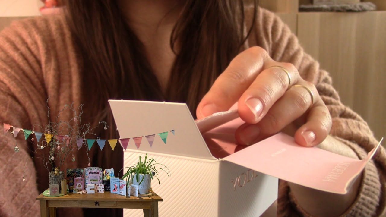 Verjaardags Cadeaus laten zien |Close-up Whispering|Triggers│TiaraASMR☾