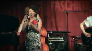 Video thumbnail of "Carolina Wallin Pérez  "Utan dina andetag" live @ Fasching 100521"