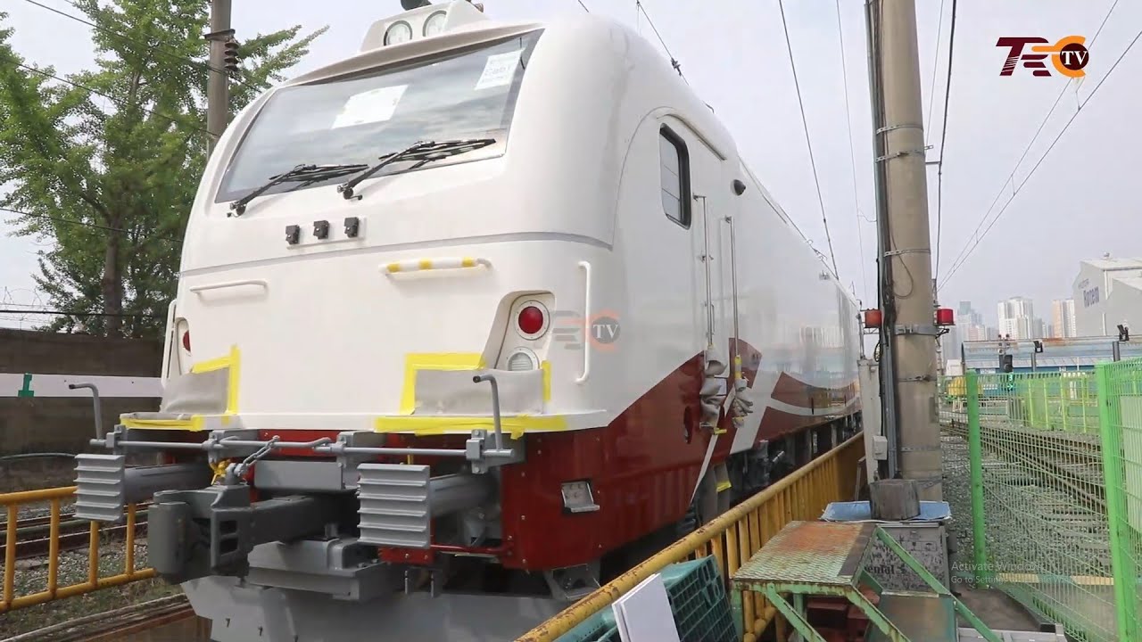 HIKI HAPA KICHWA CHA TRENI CHA UMEME, WATAALAM TRC KIWANDANI KOREA KUKIKAGUA