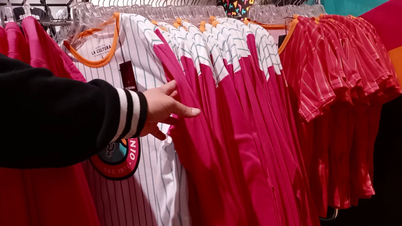 Spurs Fan Shop at La Cantera Mall YouTube