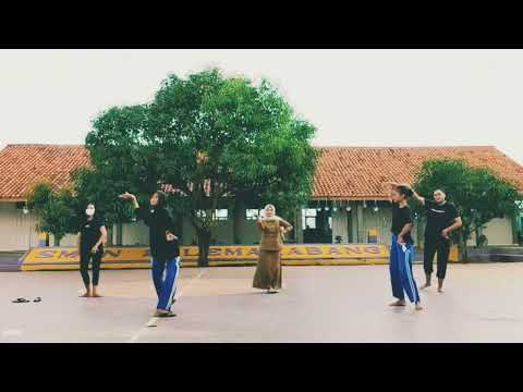 Keseruan Goyang Tipis