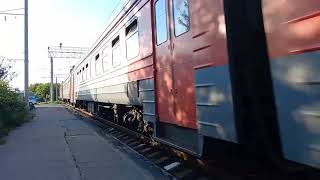 Электровоз ЭД9М-0249 с сообщением Старый Оскол-Валуйки прибывает на вокзал Новый Оскол.