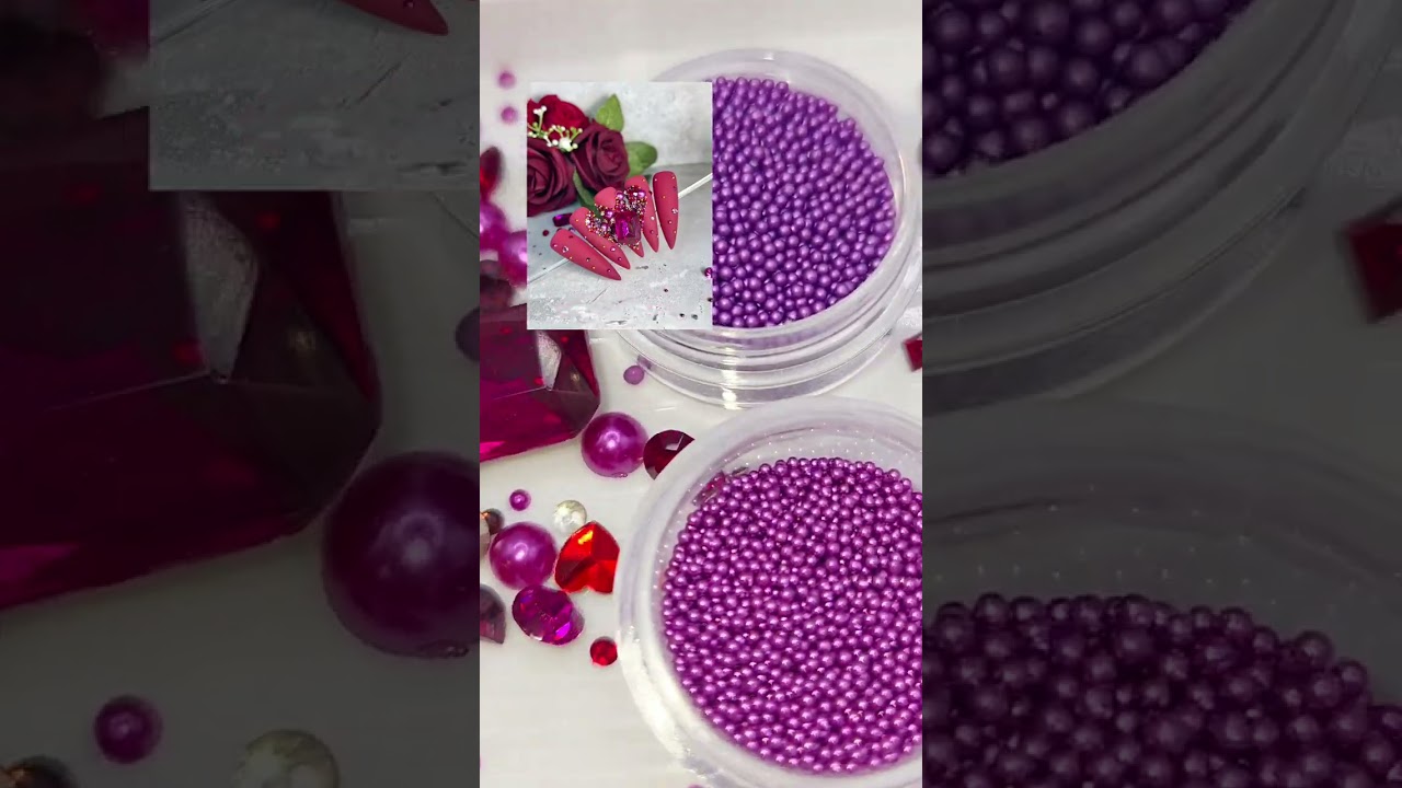 Do you want to learn how to create this amazing nail art by Lisa Johnston?💝✨