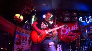 BIANCA &amp; SAMMY &quot;SEPARATE WAYS&quot; AT OPEN MIC NIGHT AT HOOLIES (cover) 3-20-2014