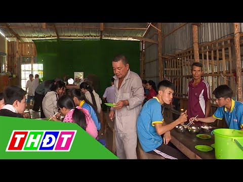 Video Bữa ăn nghĩa tình với học sinh vùng sâu | THDT - YouTube
