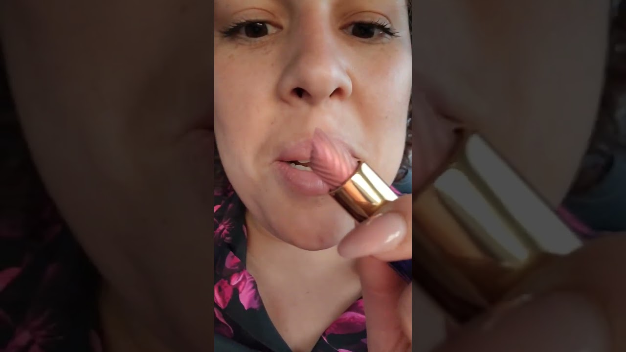 uoma lipstick in cleopatra