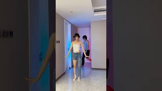 See the ending🐱:What did I just see? #dance #couple #funny #zoey