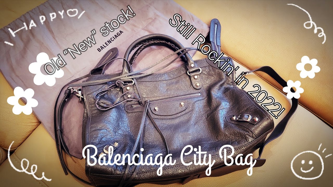 Velsigne Creep Skyldig Balenciaga city bag still rockin' in 2022! Bought brand new at very good  price. - YouTube