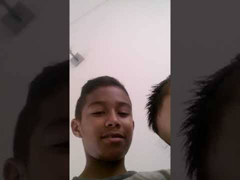 Niño canta mejor q bab bunny