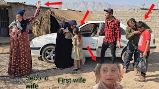 Download Lagu A tearful farewell: Children's experience of separation from Ali and Afsaneh MP3 Download Lagu A tearful farewell: Children's experience of separation from Ali and Afsaneh MP3