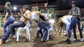 ¡lNTENS0, C4NDENTE Y ATREVlD0! Así de locochón se puso el JUEGO DE JARIPEO | La Red del Jaripeo