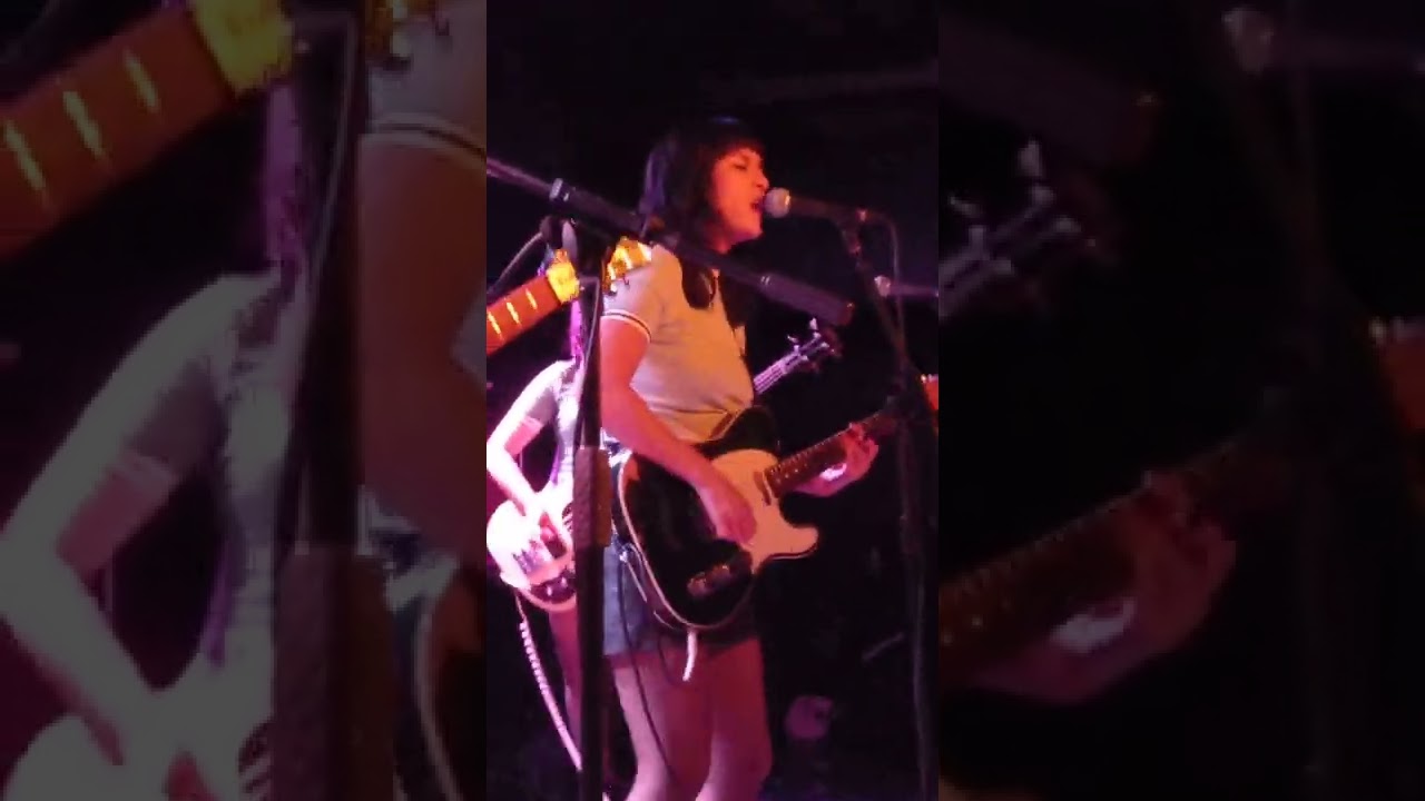 Baby Shakes "Cause a Scene" Live at Pump It Up, London 2022