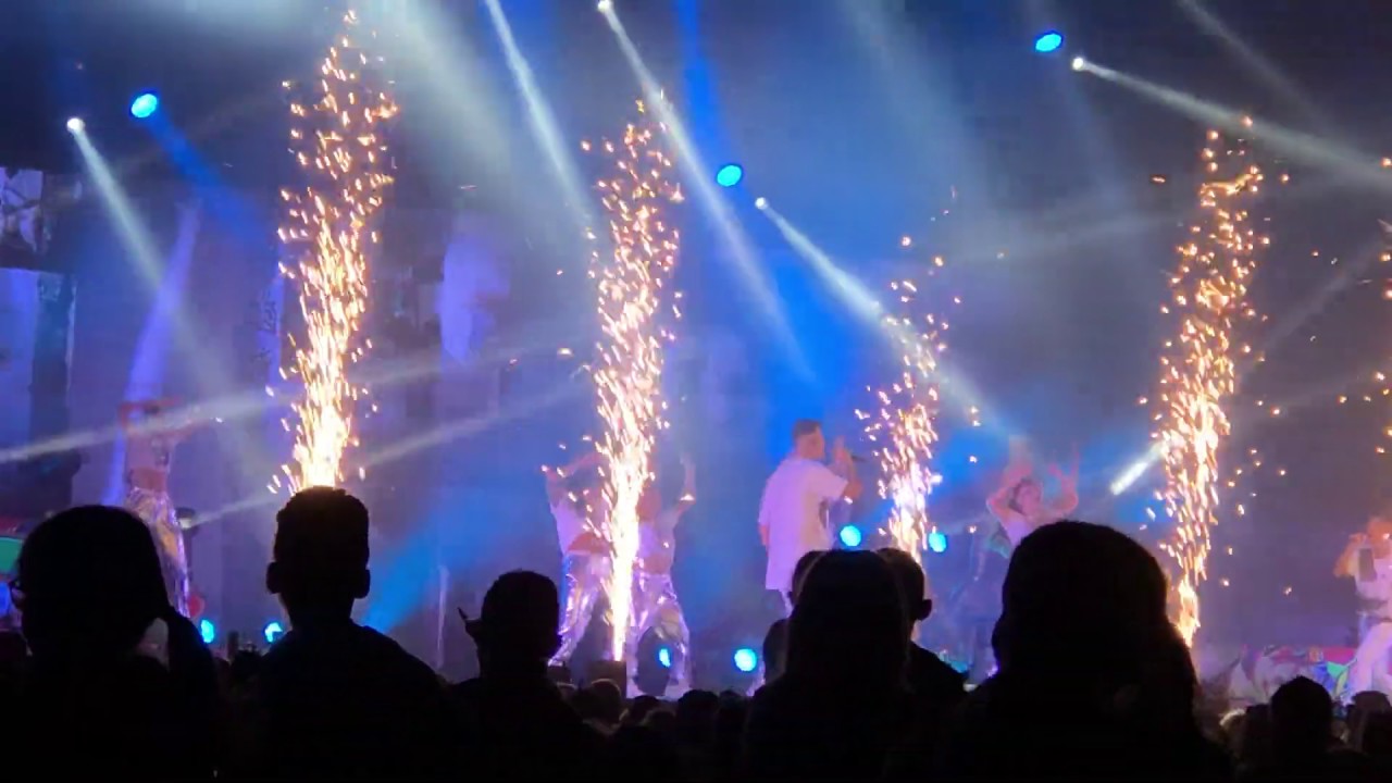 Adexe & Nau - Solo amigos - Wizink Center - 10/01/2020