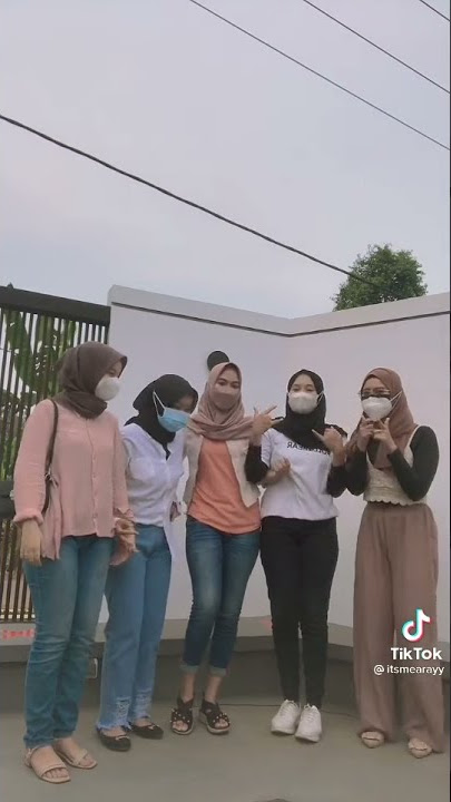 jilbab goyang.