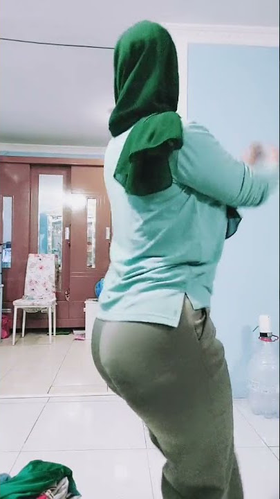 Tiktok Hijab Goyang Bokong Menggoda 🔥#shorts