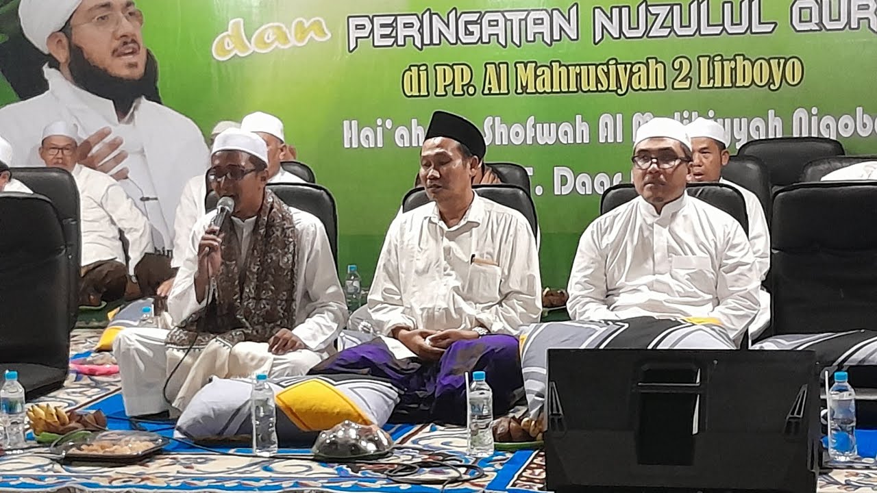 Haul Abuya Sayyid Muhammad bin Alawi Al Maliki di PP. Al Mahrusiyah 2 Lirboyo bersama Gus Baha'