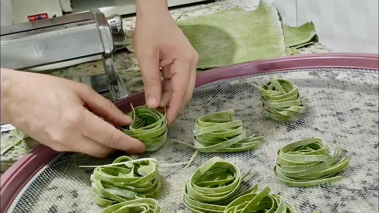 MASSA FRESCA - MACARRÃO DE BRÓCOLIS CASEIRO ARTESANAL