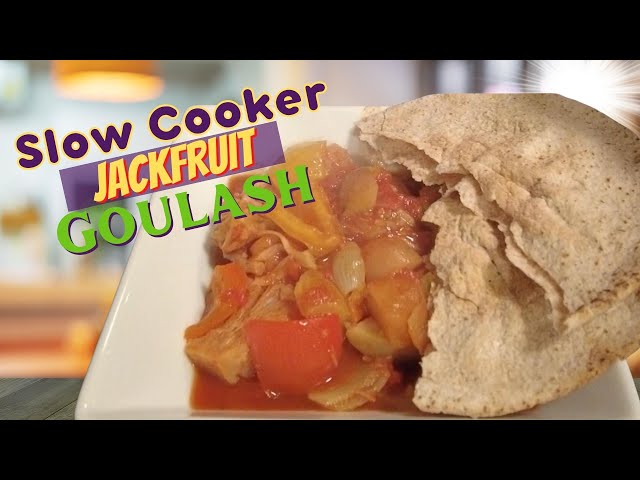 Delicious and Healthy Slow Cooker Jackfruit Goulash #veganrecipes