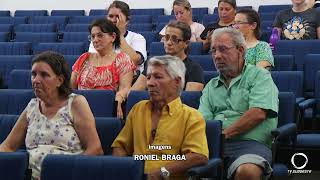 Idosos participam de palestra de conscientização e...