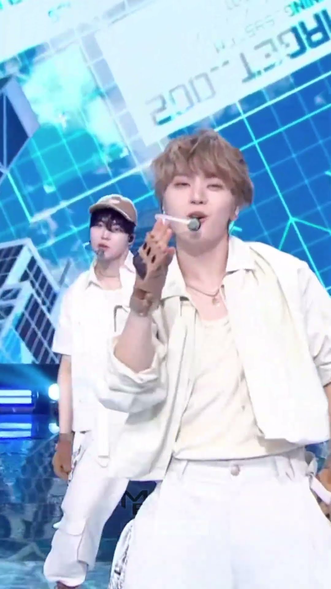 BLUE - ZEROBASEONE ゼロベースワン 제베원 #BLUE #ZEROBASEONE #ゼロベースワン #제베원 #Shorts #MusicBank | KBS WORLD TV