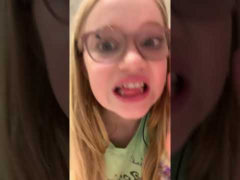 the girls bathroom - YouTube