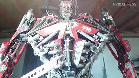 Awesome Scrap Metal Sculpture Of A Robot