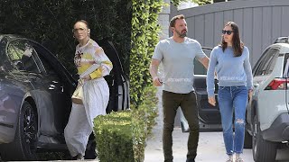 Jennifer Lopez spent Memorial Day alone, as Ben Affleck began to befriend Jennifer Garner amid rift