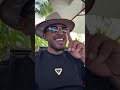Cê vai rodar procurando outro eu mas leva um branquinho que cê vai cansar - Toque Dez - Banquinho