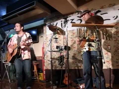 川平ガーデンズ　　見上げれば
